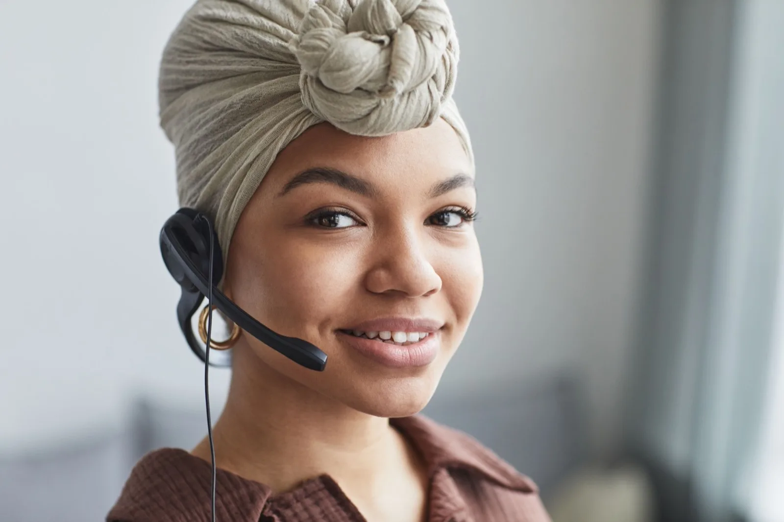 Conseillère du support client à l'écoute